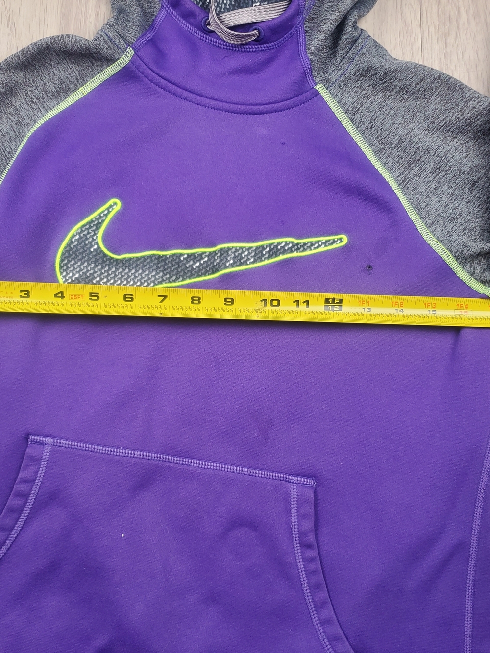 Nike Therma-Fit Pullover Hoodie Women’s Medium Purple Gray Swoosh Sweatshirt - Picture 4 of 11